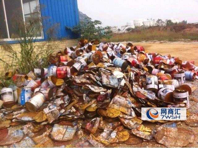 废旧油漆桶3000个左右/月消耗油漆400桶